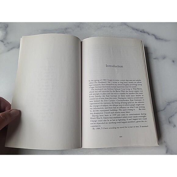 Handmaid's Tale (Movie Tie-In) by Margaret Atwood (2017, Trade Paperback) - Picture 5 of 10